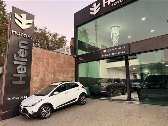 HYUNDAI HB20X 1.6 16V PREMIUM FLEX 4P AUTOMÁTICO HYUNDAI HB20X 1.6 16V PREMIUM FLEX 4P AUTOMÁTICO